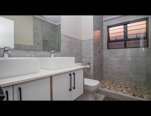 3 BEDROOM TOWNHOUSE FOR SALE IN FAERIE GLEN